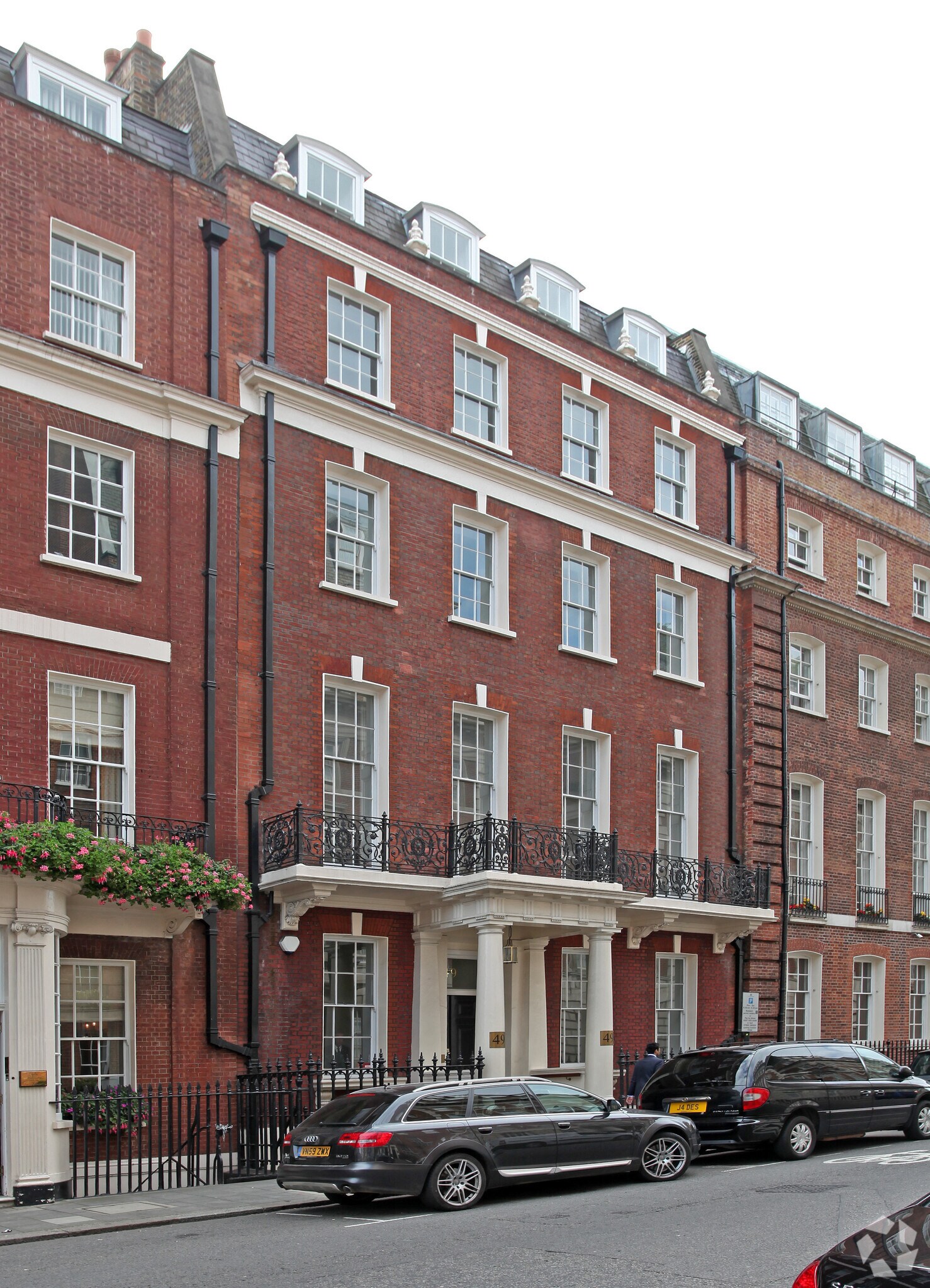 49 Grosvenor St, London, LND for Rent