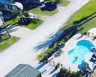 Anahuac, TX Specialty - 1512 Main st