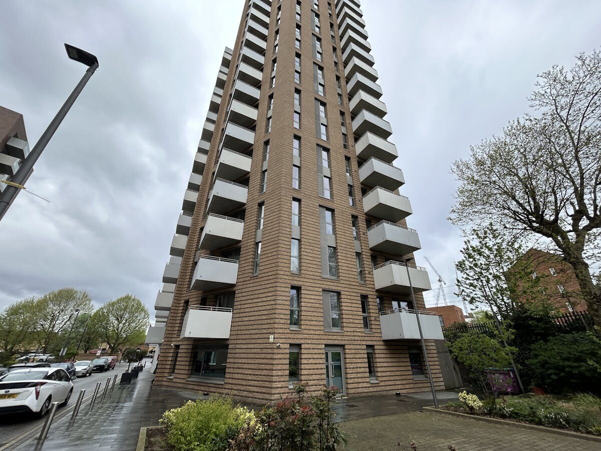 9 Hannaford Walk, London, LND for Rent