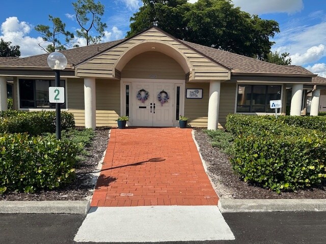 12660 World Plaza Ln, Fort Myers, FL for Rent