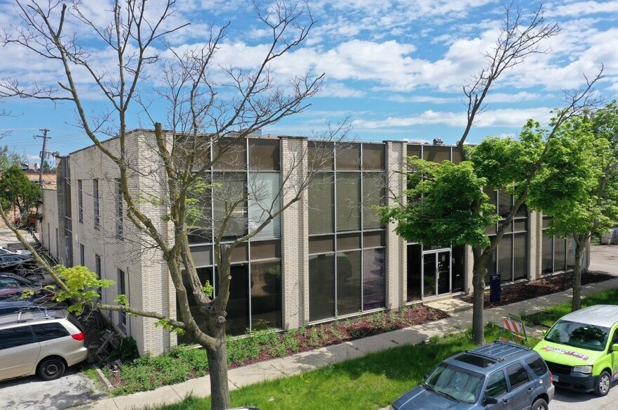 9914 W Derby Ln, Westchester, IL for Rent