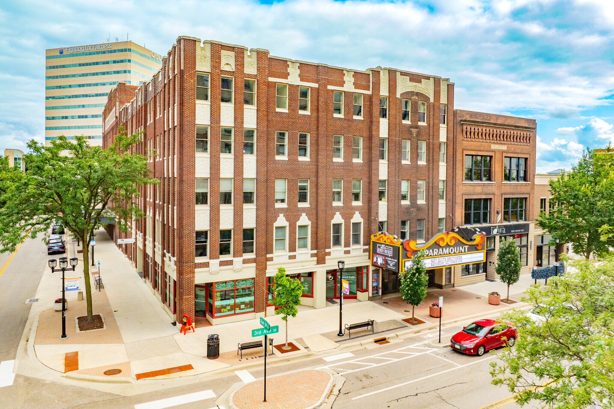 305 2nd St SE, Cedar Rapids, IA for Rent