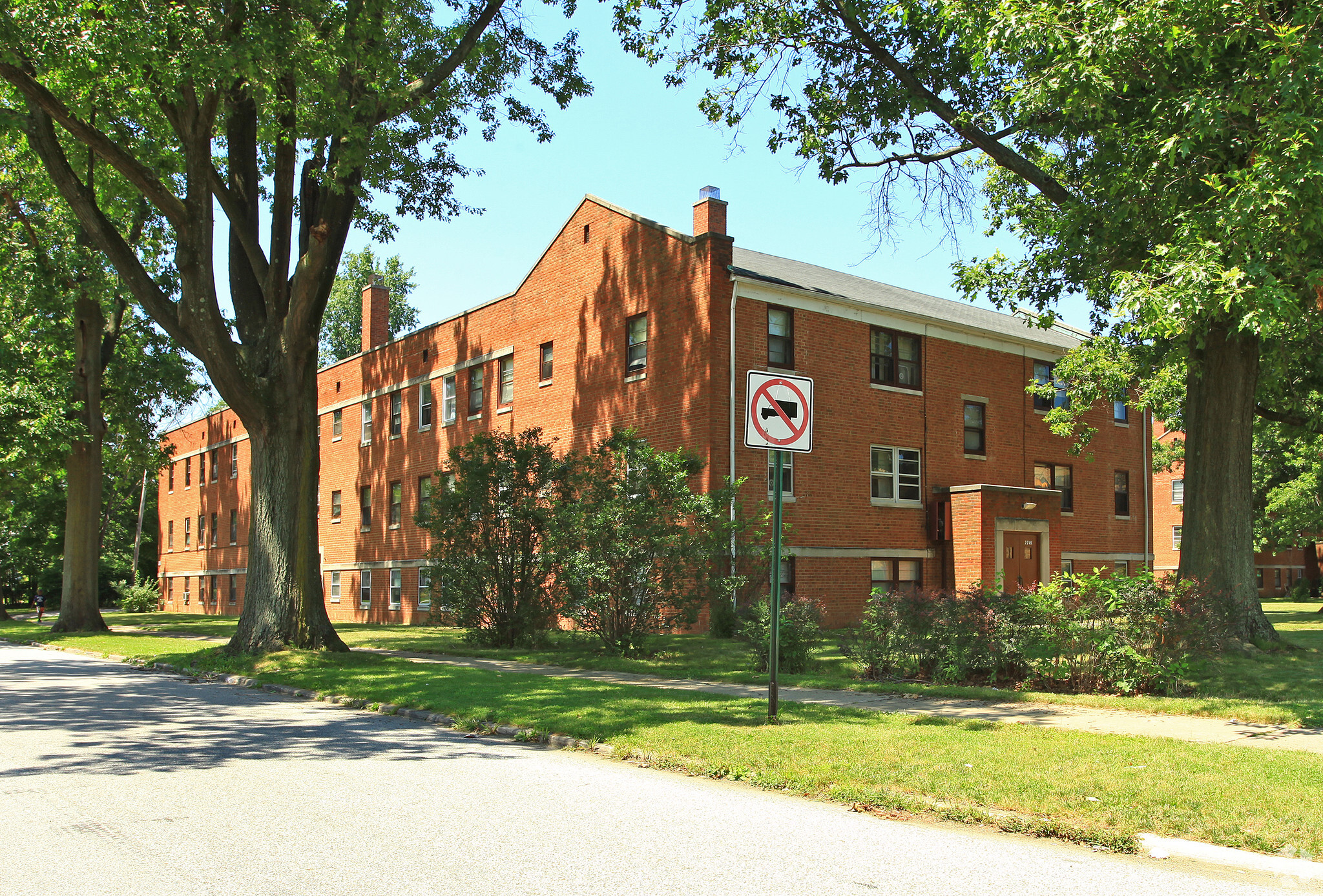 2734 Summit Park Dr & 2737 Noble Rd, Cleveland Heights, OH for Sale