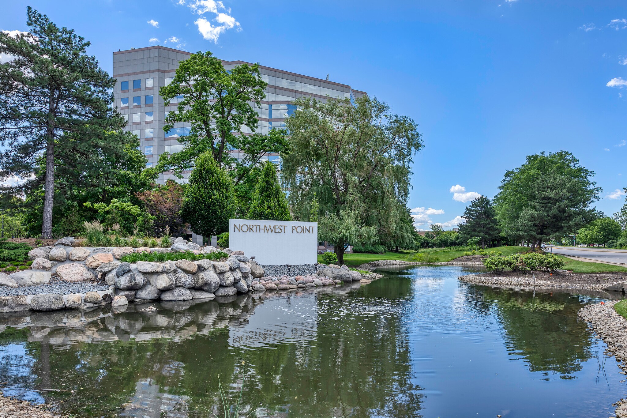 25 NW Point Blvd, Elk Grove Village, IL for Rent