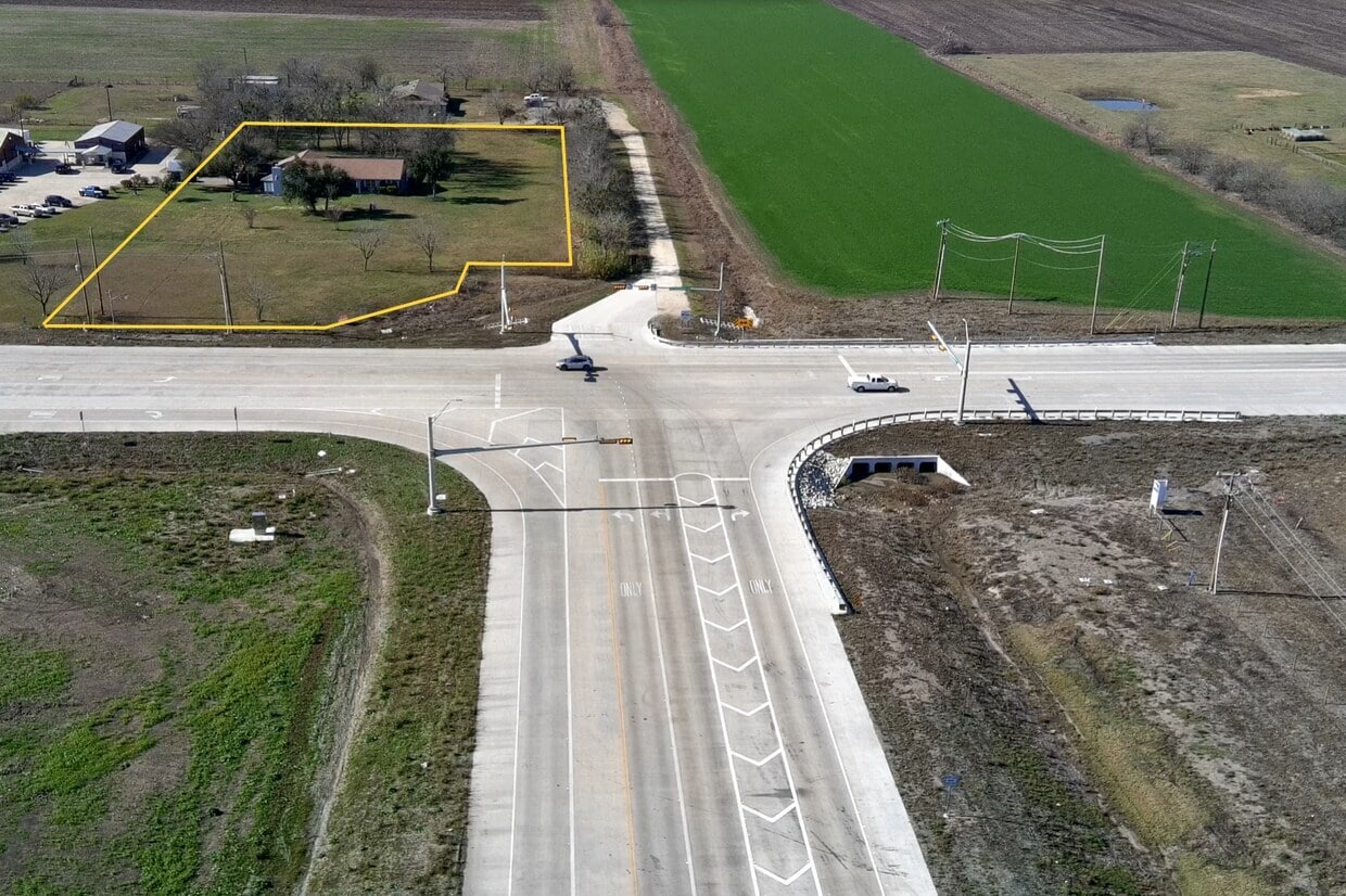 3705 Old Georgetown Rd, Taylor, TX for Rent