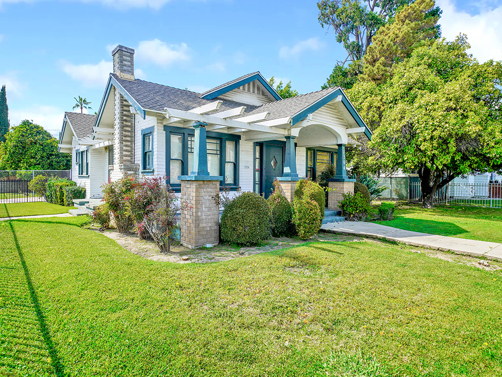 1204 N Ross St, Santa Ana, CA for Sale