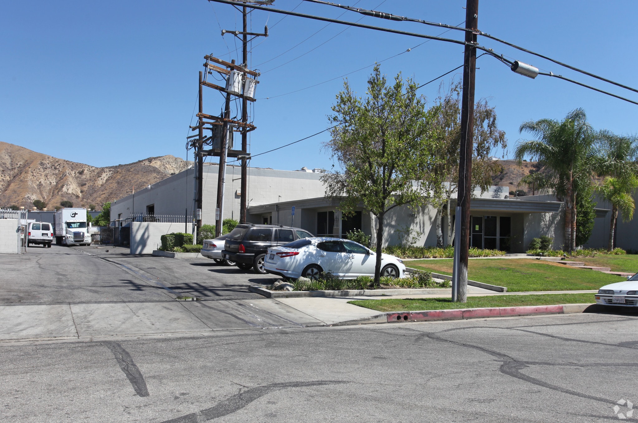 12424 Gladstone Ave, Sylmar, CA for Rent