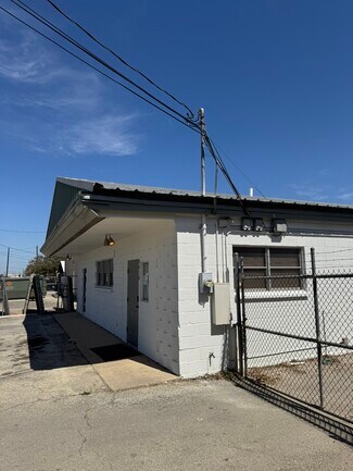 San Antonio, TX Light Manufacturing - 9010 Aero St