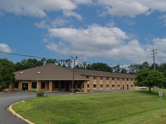 Macomb, IL Hospitality - 1646 N Lafayette St