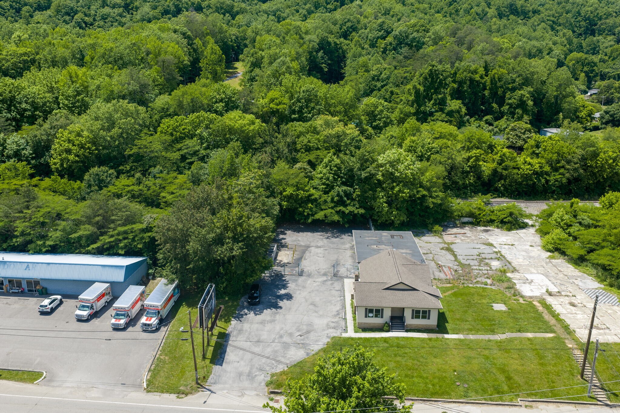 901 S Main St, Rocky Top, TN for Rent