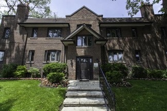Toronto, ON Apartments - 372 Davenport Rd
