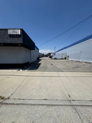 North Hollywood, CA Industrial - 13143 Saticoy St