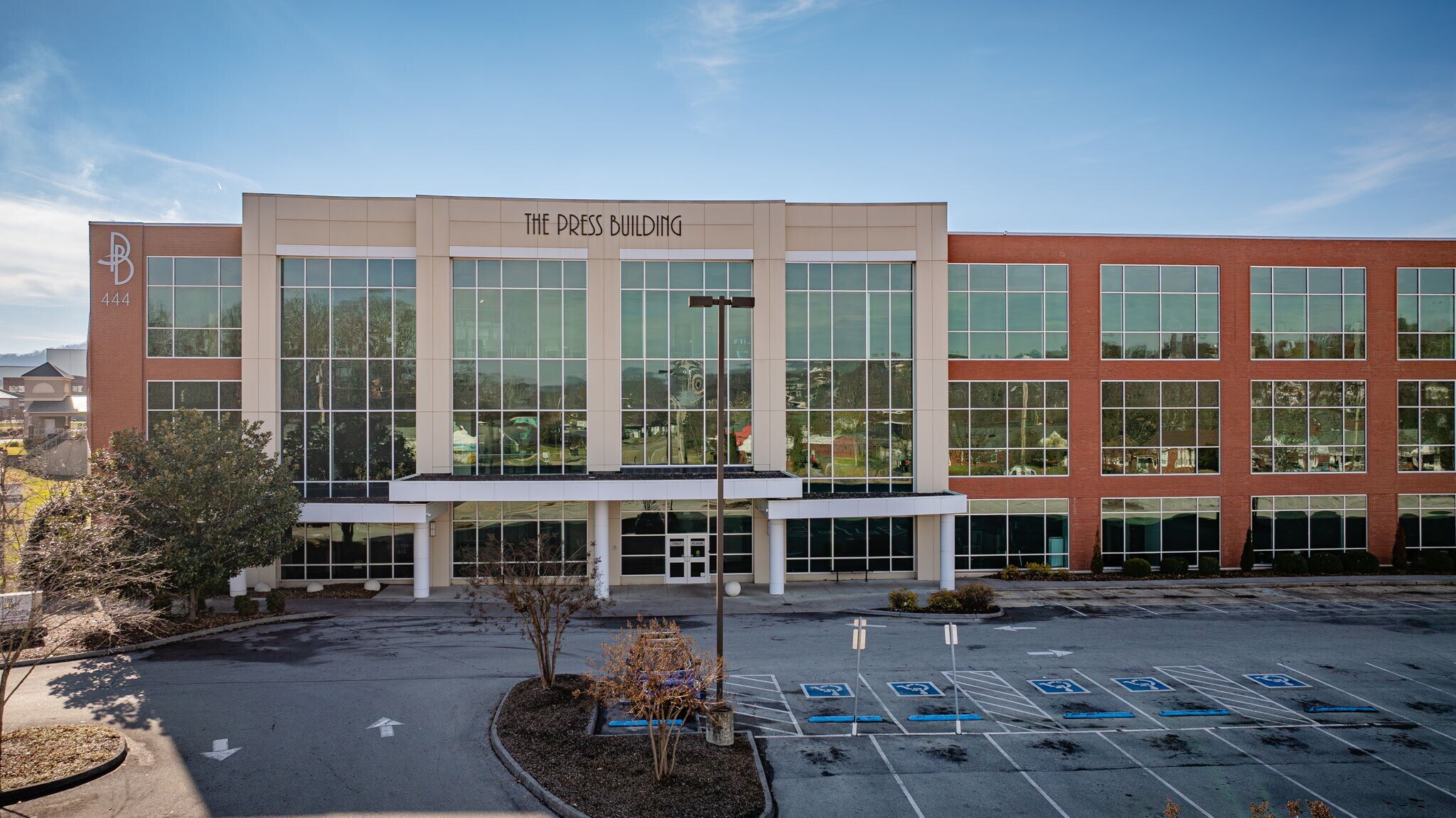 400-444 Clinchfield St, Kingsport, TN for Sale