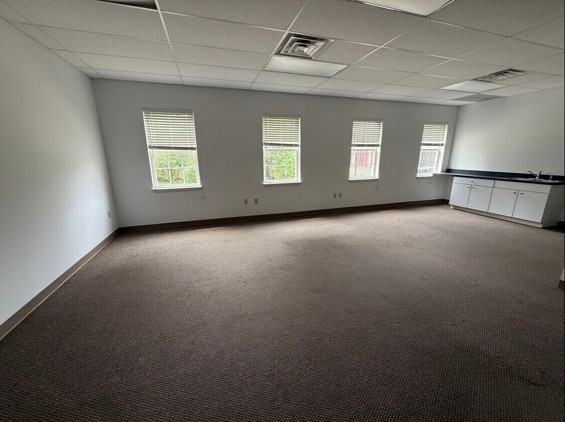 5010 Gateway Dr, Medina, OH for Rent