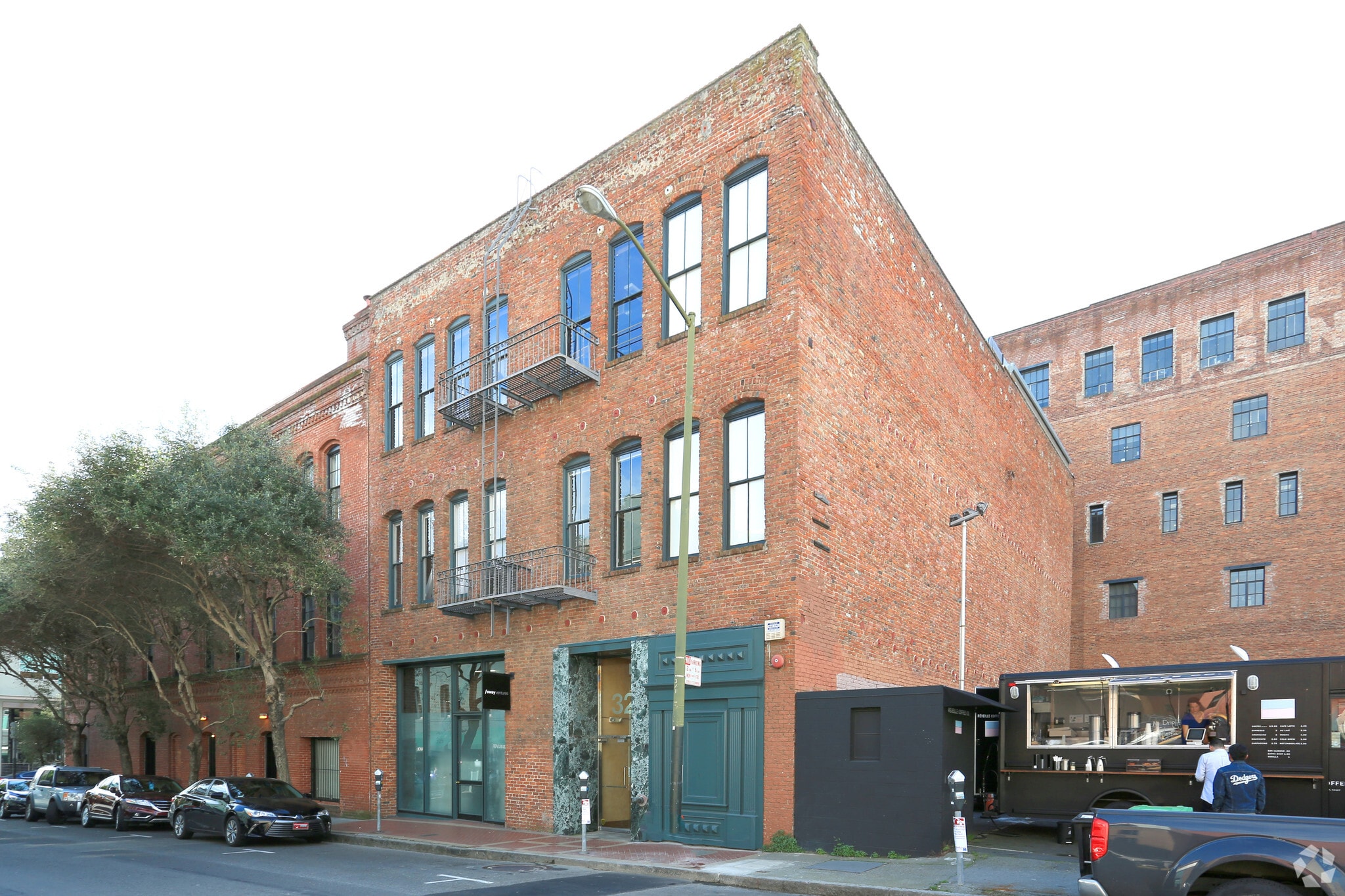 323-325 Pacific Ave, San Francisco, CA for Rent