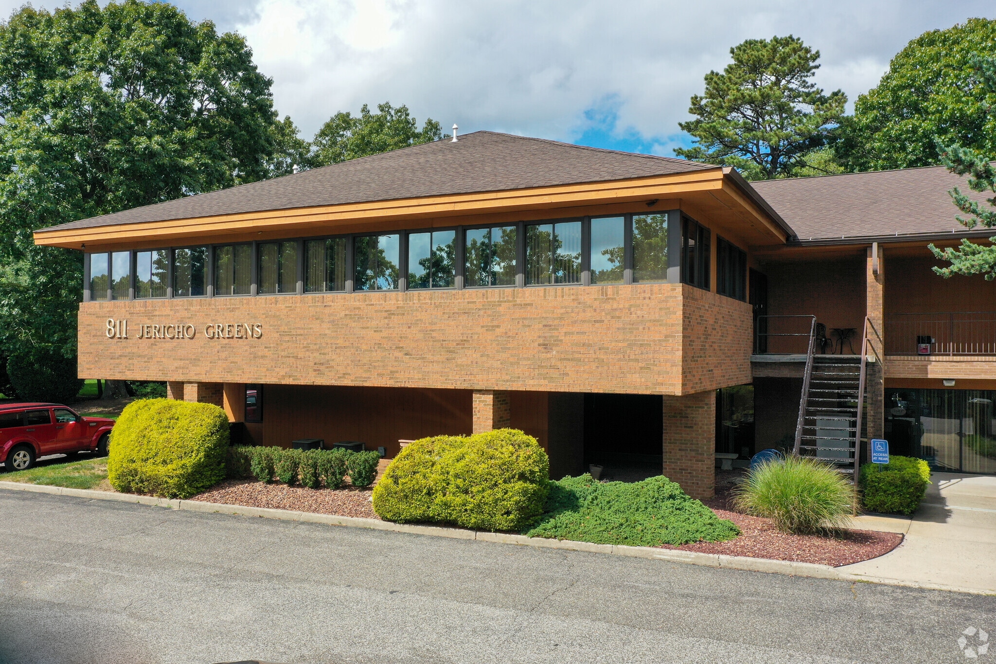 811 W Jericho Tpke, Smithtown, NY for Rent