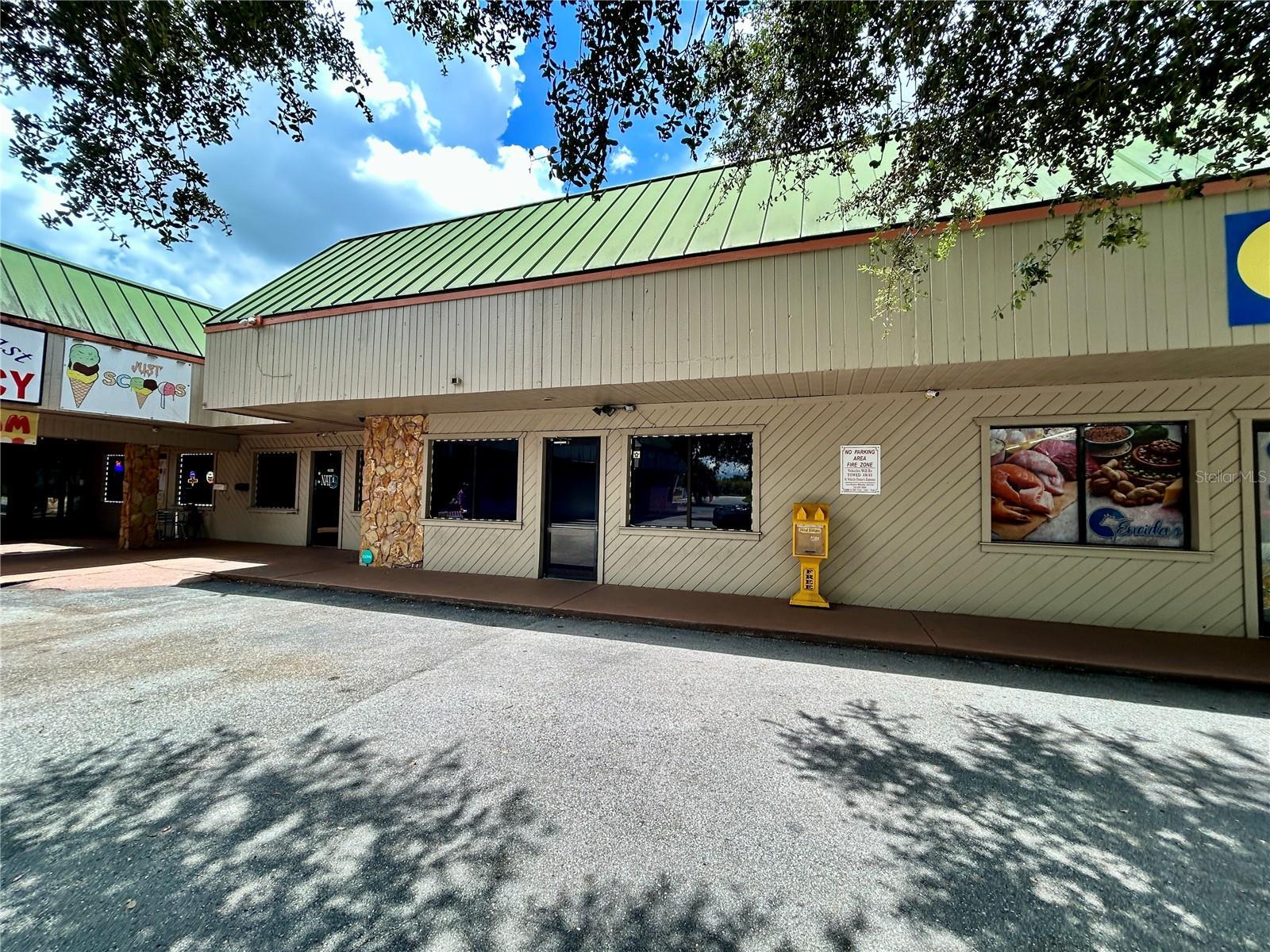 4656 Commercial Way, Spring Hill, FL for Rent