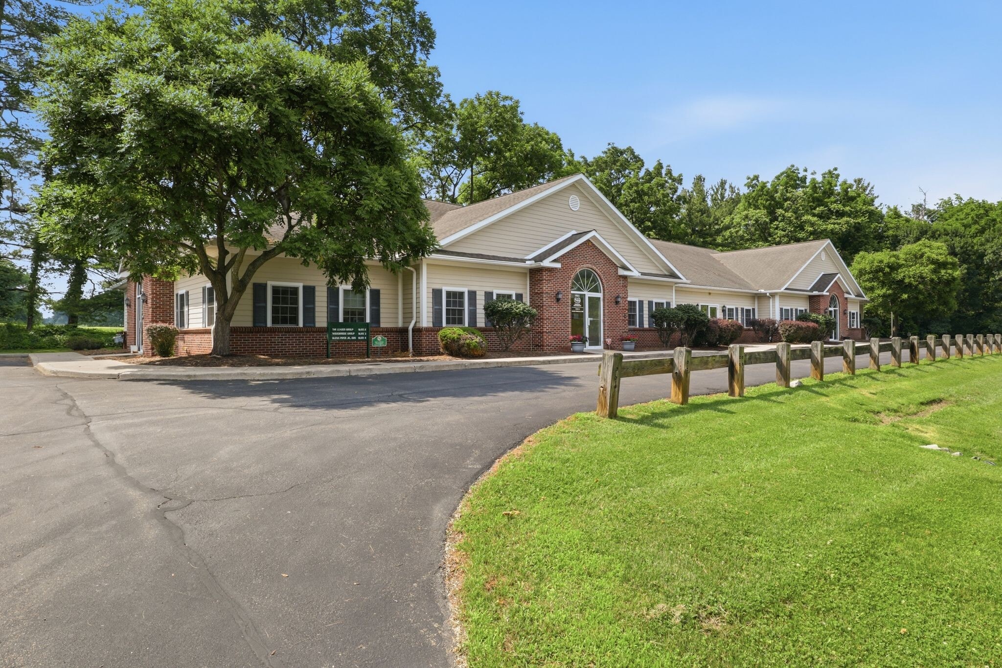 271 Marsh Rd, Pittsford, NY for Rent