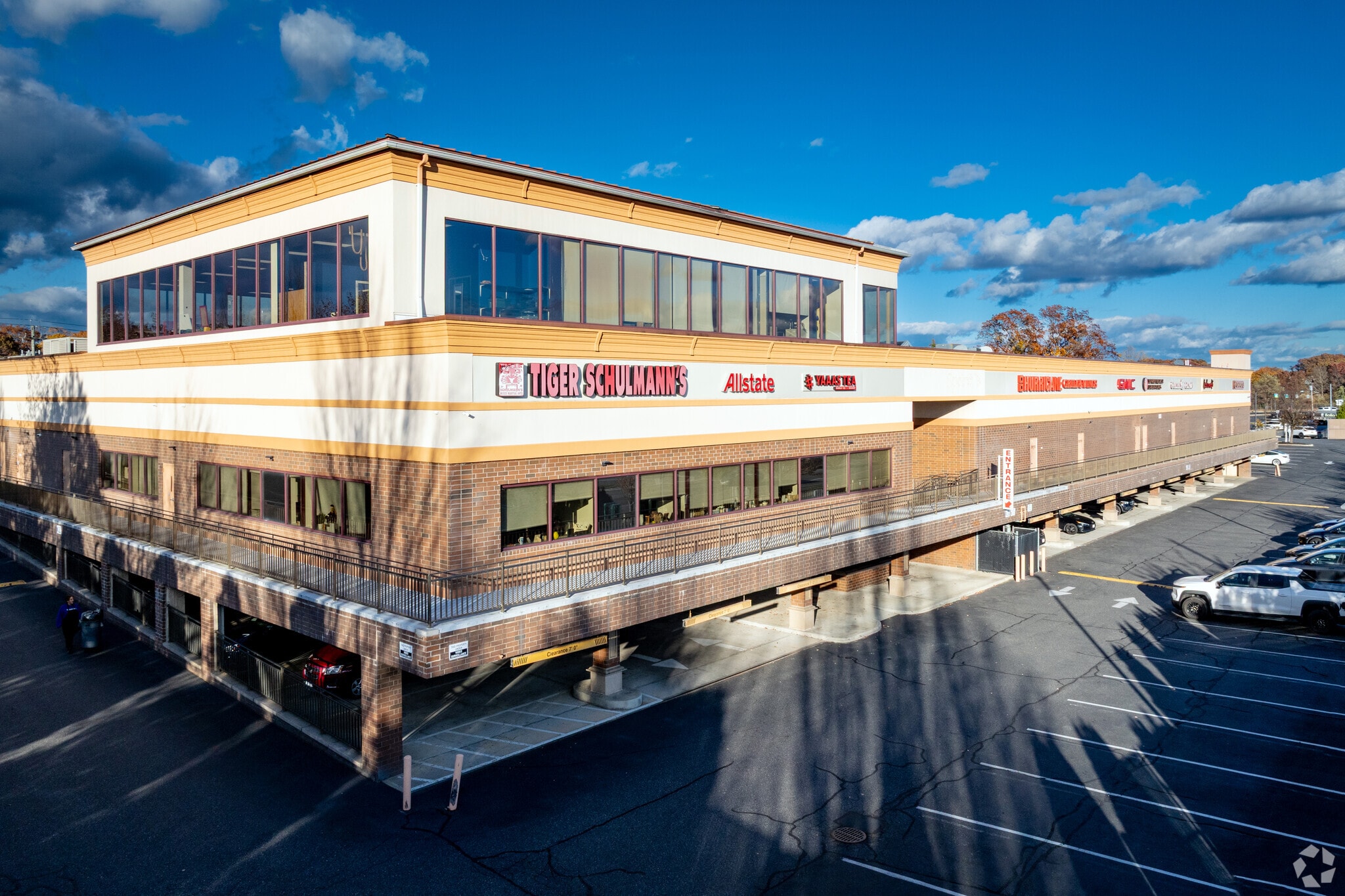 694 Motor Pky, Hauppauge, NY for Rent