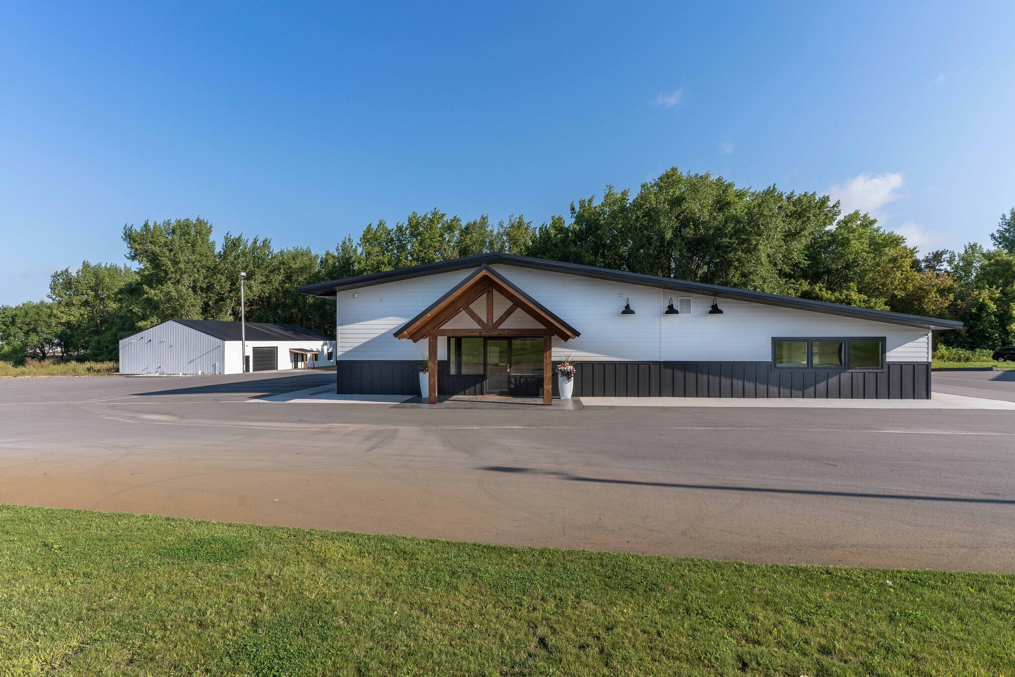 3327 E Fir Ave, Fergus Falls, MN for Sale