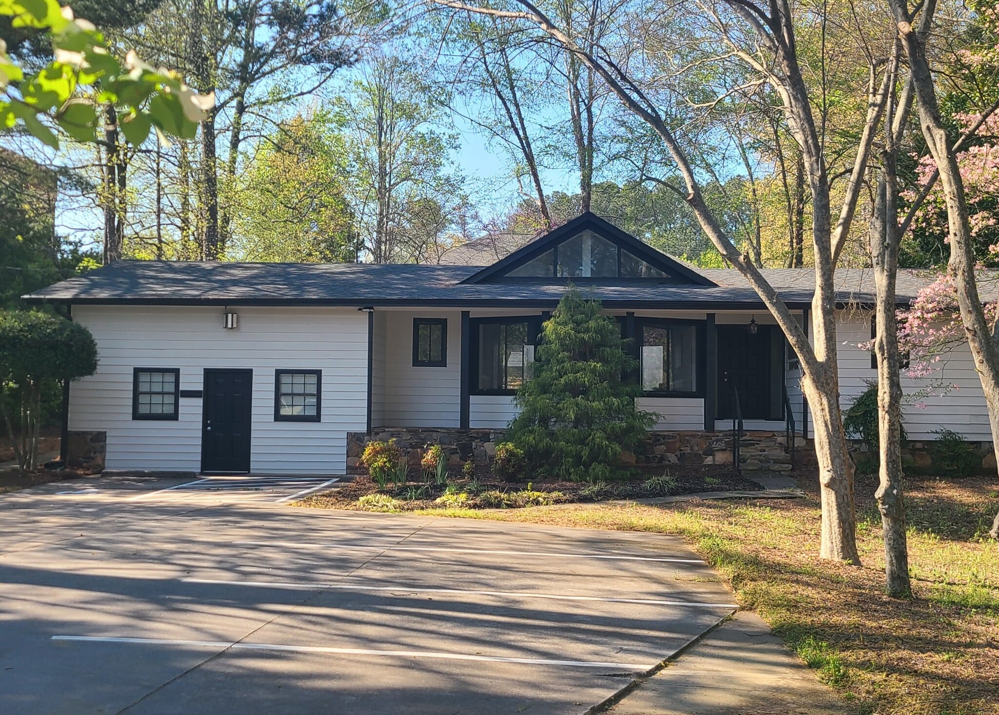 897 Eva Kennedy Rd, Suwanee, GA for Rent