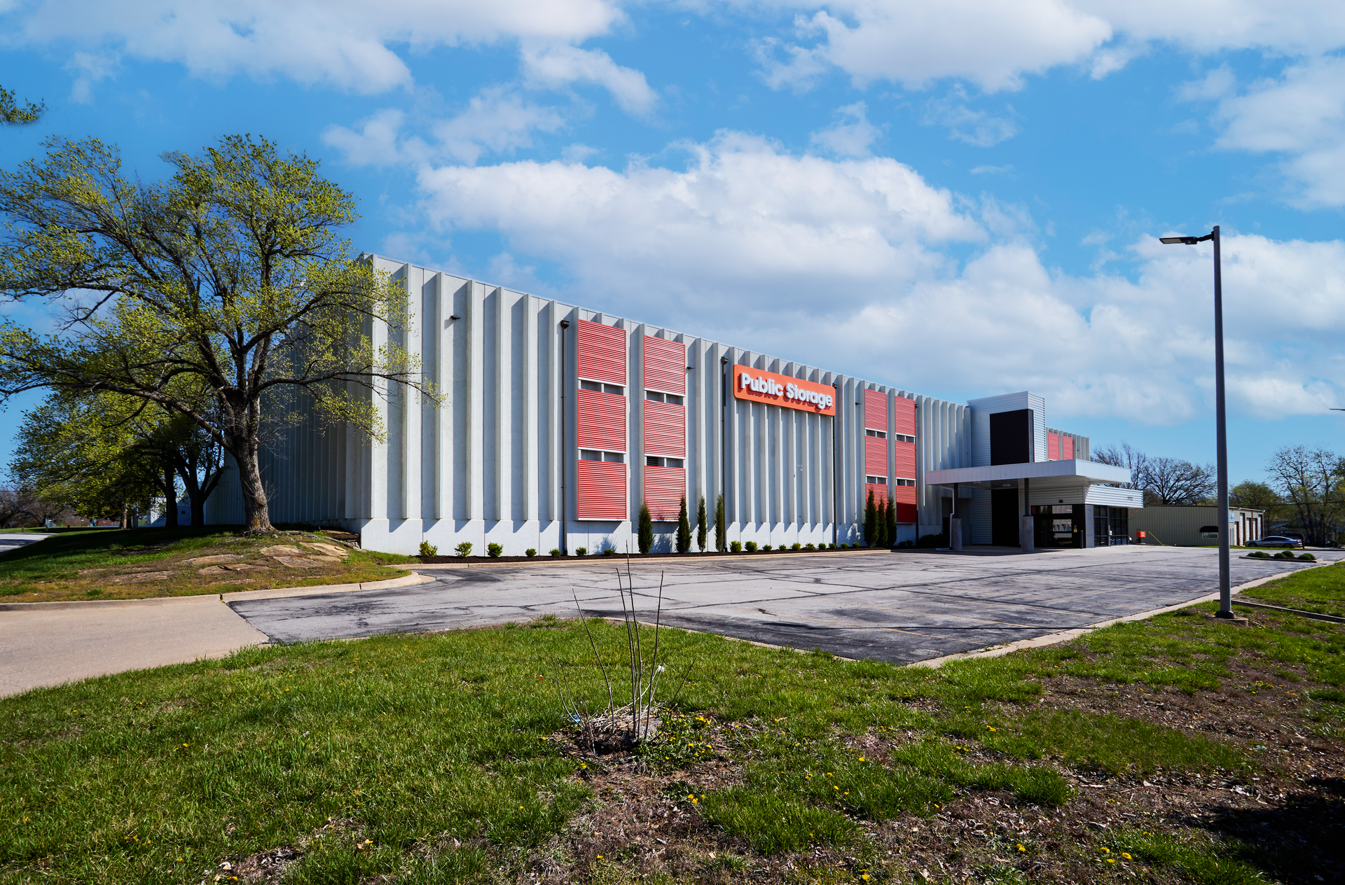 225 N Monroe St, Olathe, KS for Sale