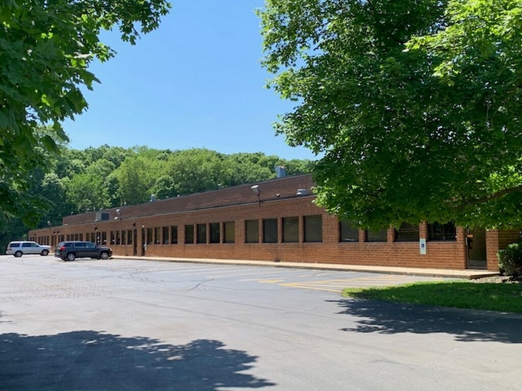 907 Armstrong St, Algonquin, IL for Rent