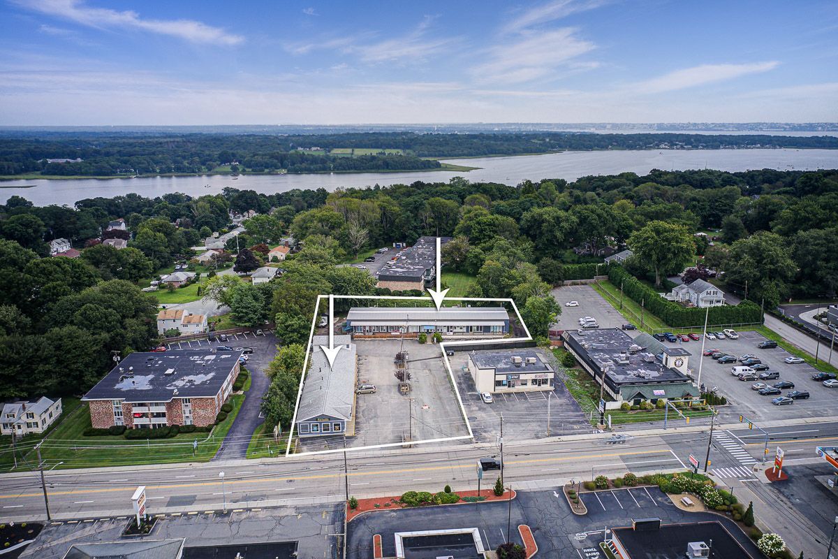 628 Metacom Ave, Warren, RI for Sale
