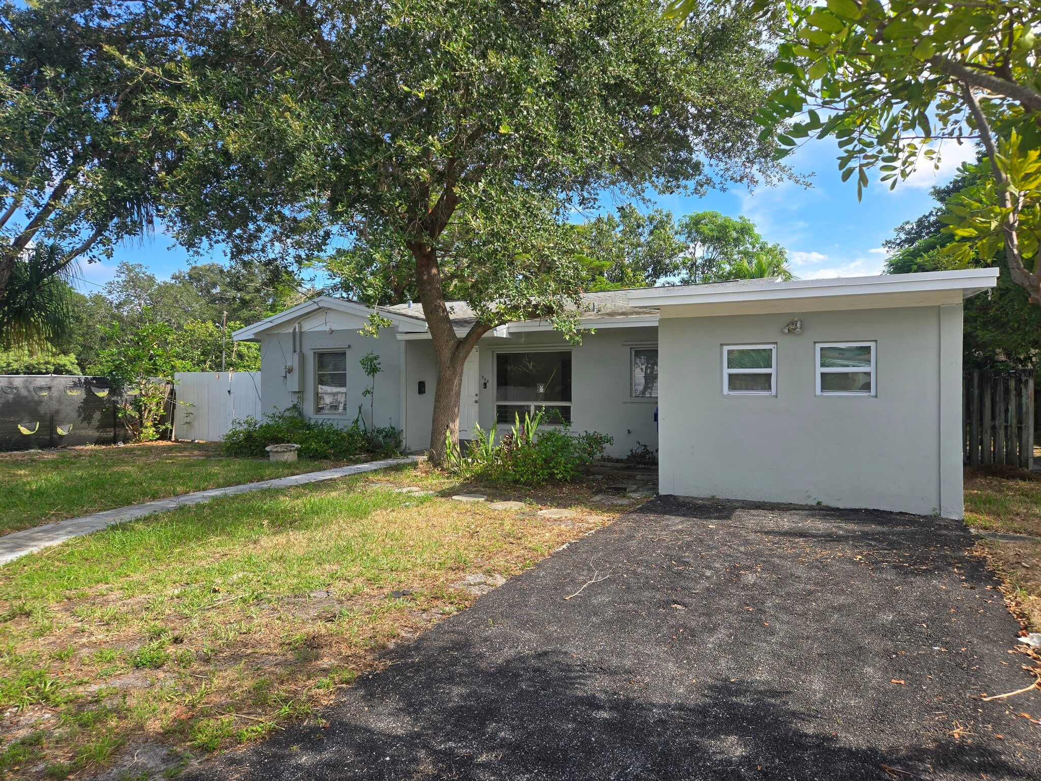 904 SE 12th St, Fort Lauderdale, FL for Sale