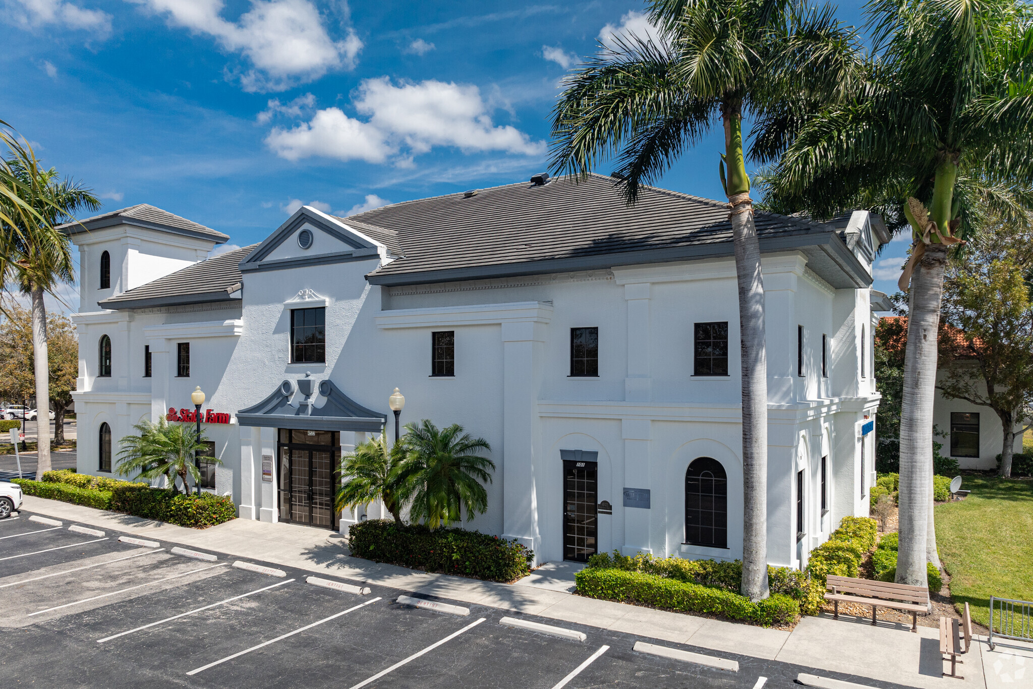 4522 Executive Dr, Naples, FL for Sale