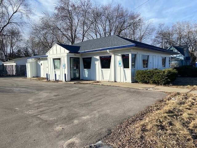 505 W Murdock Ave, Oshkosh, WI for Rent