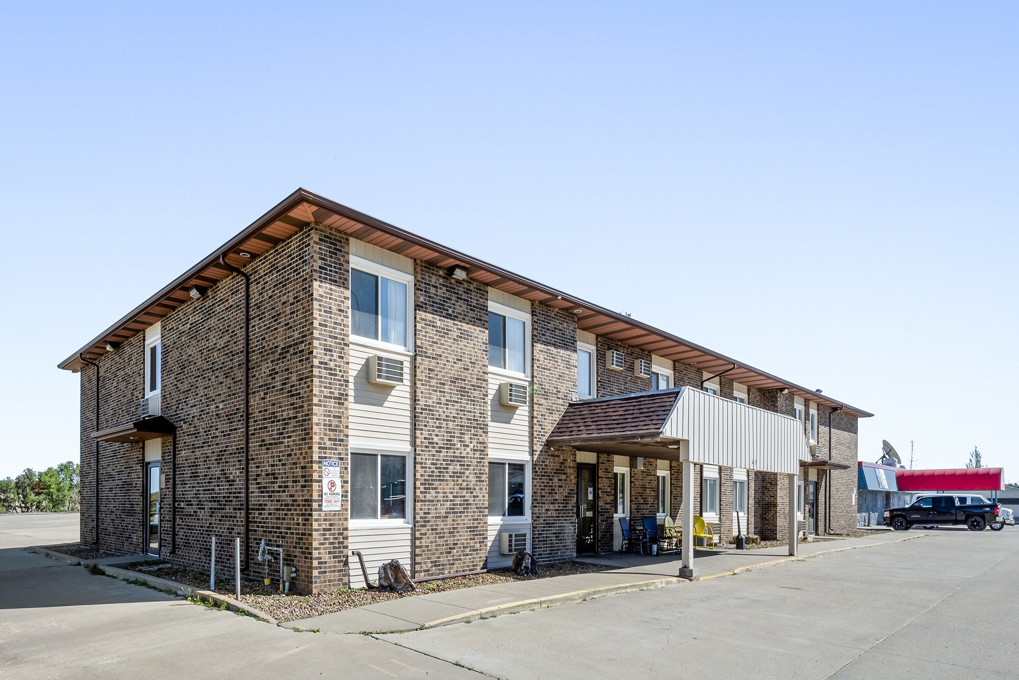 642 12th St W, Dickinson, ND for Sale