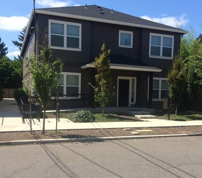 8320 N Princeton St, Portland, OR for Sale