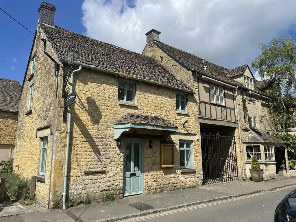 4 Victoria Ter, Cheltenham, GLS for Sale
