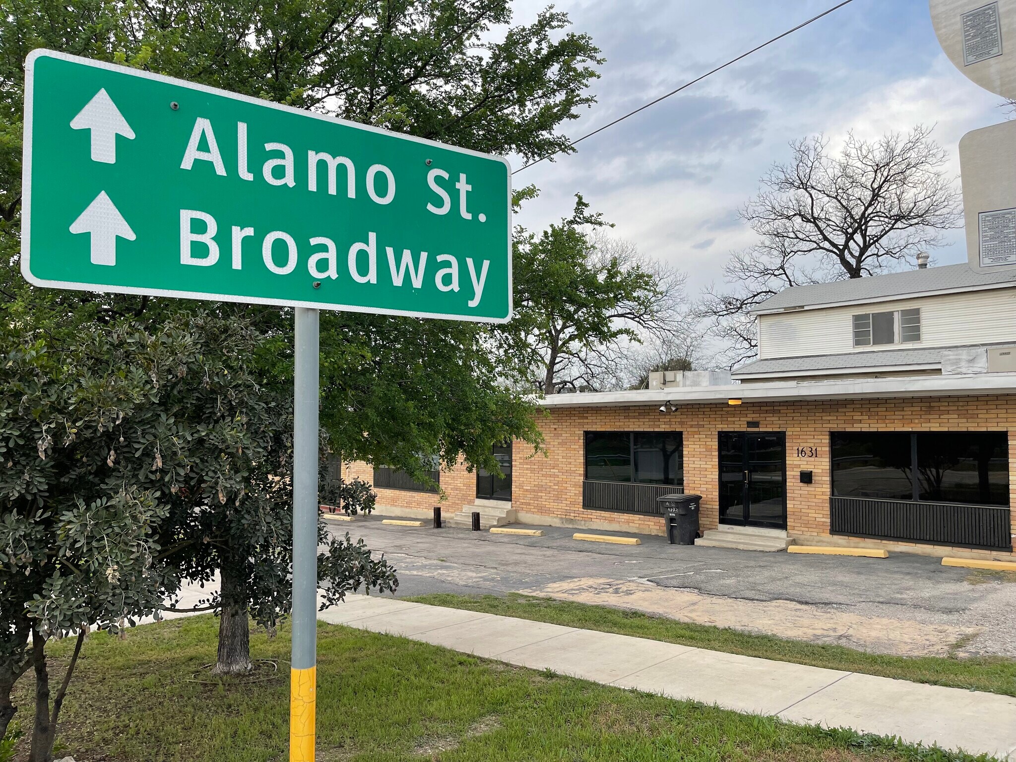 1631 N Interstate 35, San Antonio, TX for Rent
