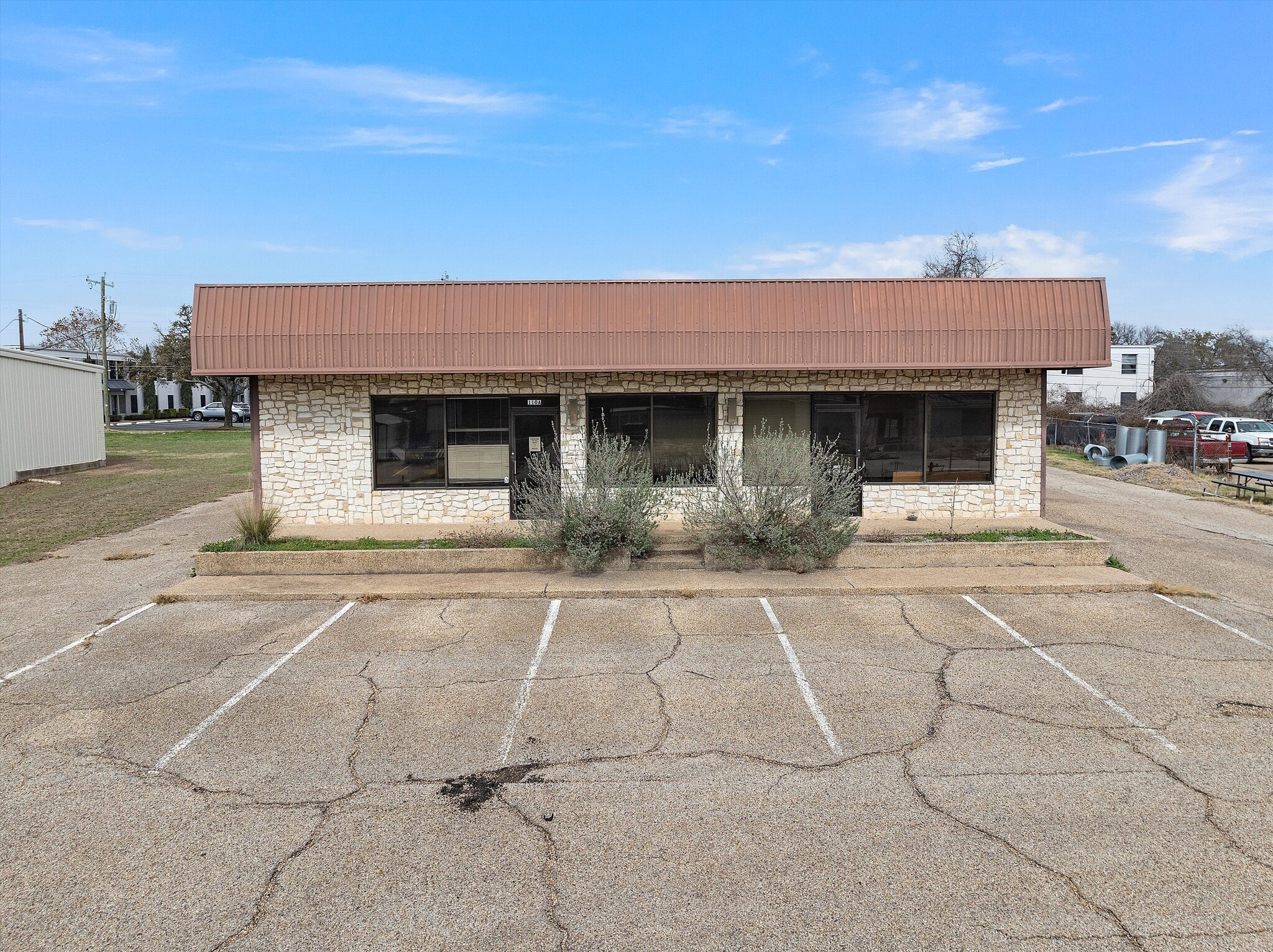 110 Post Office Dr, Hewitt, TX for Sale