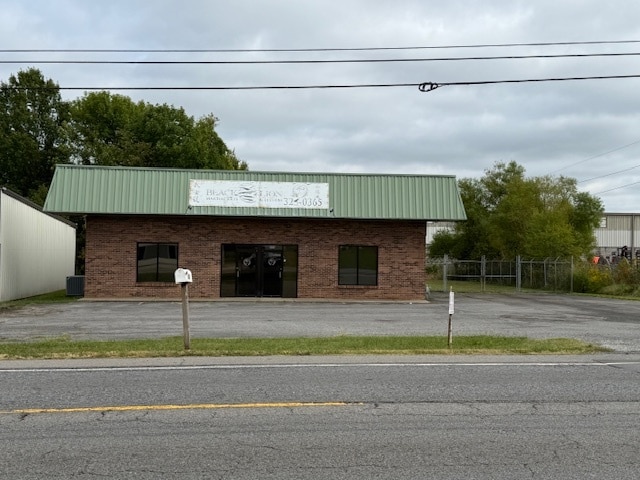 805 N Broadway, Portland, TN for Sale