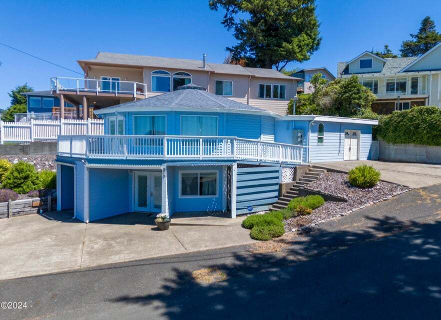 510 SW Coast Ave, Depoe Bay, OR for Sale