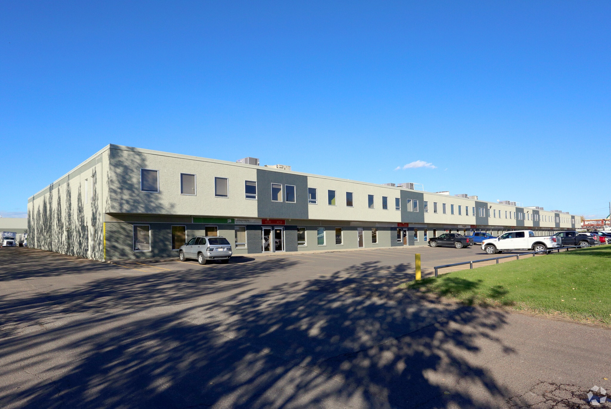 4602-4718 90A Ave NW, Edmonton, AB for Rent