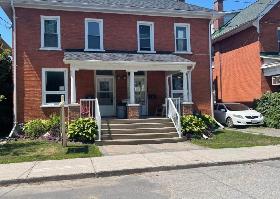 271 Thomas St, Peterborough, ON for Sale