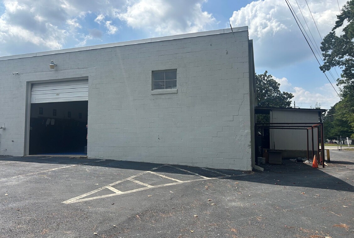 225 Laredo Dr, Decatur, GA for Rent