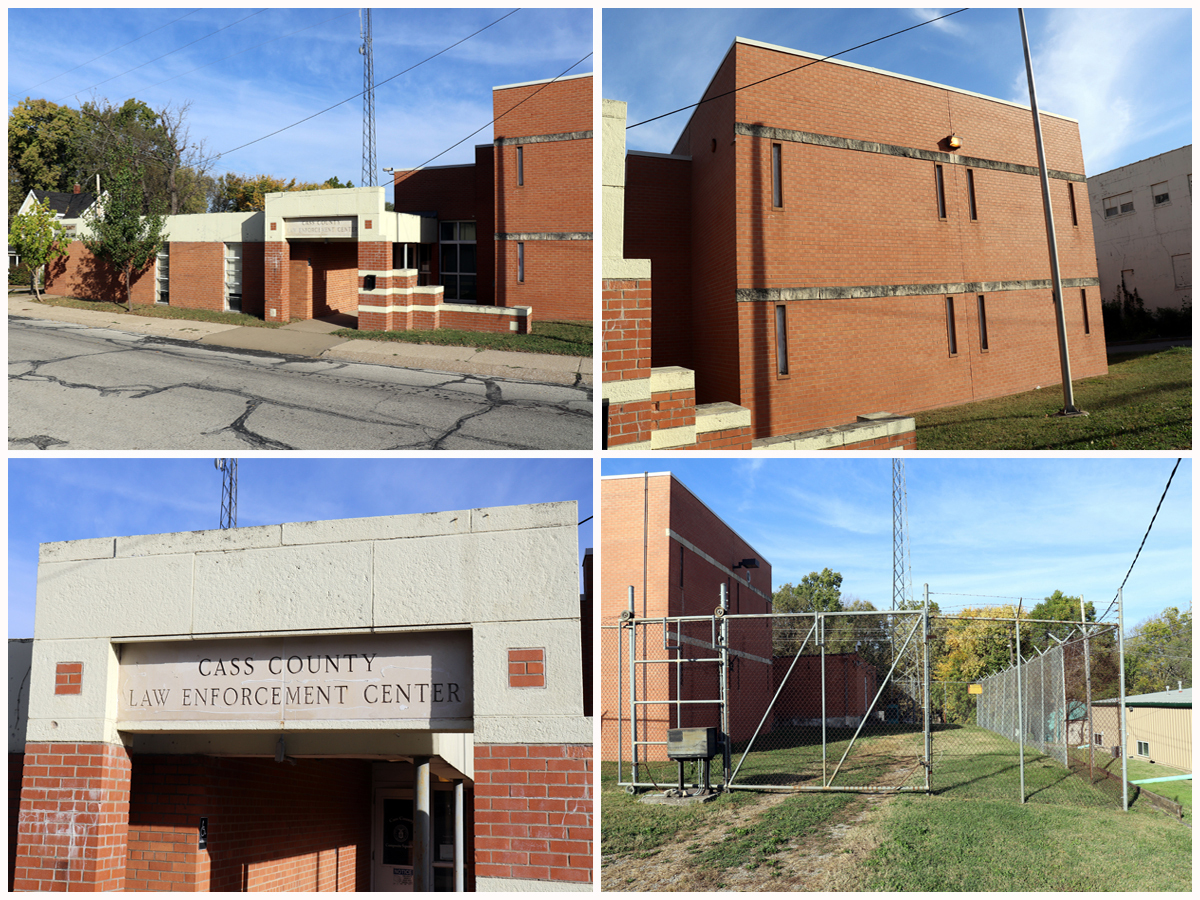 208 W Pearl St, Harrisonville, MO for Sale