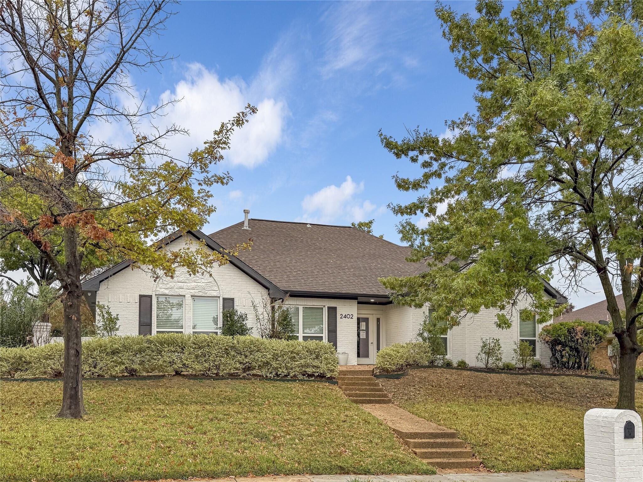 2402 Country Valley Rd, Garland, TX for Sale