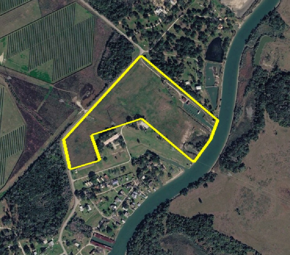 6111 County Road 203, Liverpool, TX for Sale