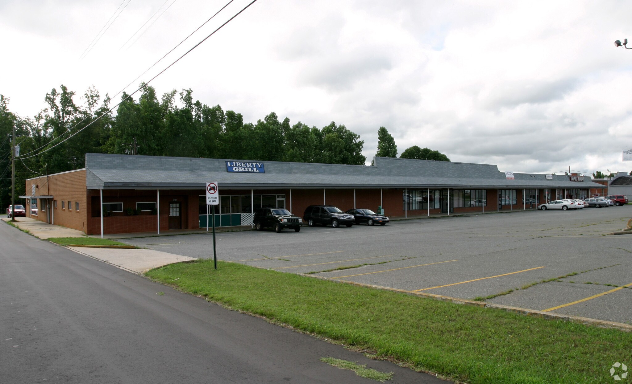 430-450 N Greensboro St, Liberty, NC for Rent