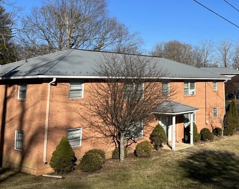 304 Courtney Dr, Lewisburg, WV for Sale