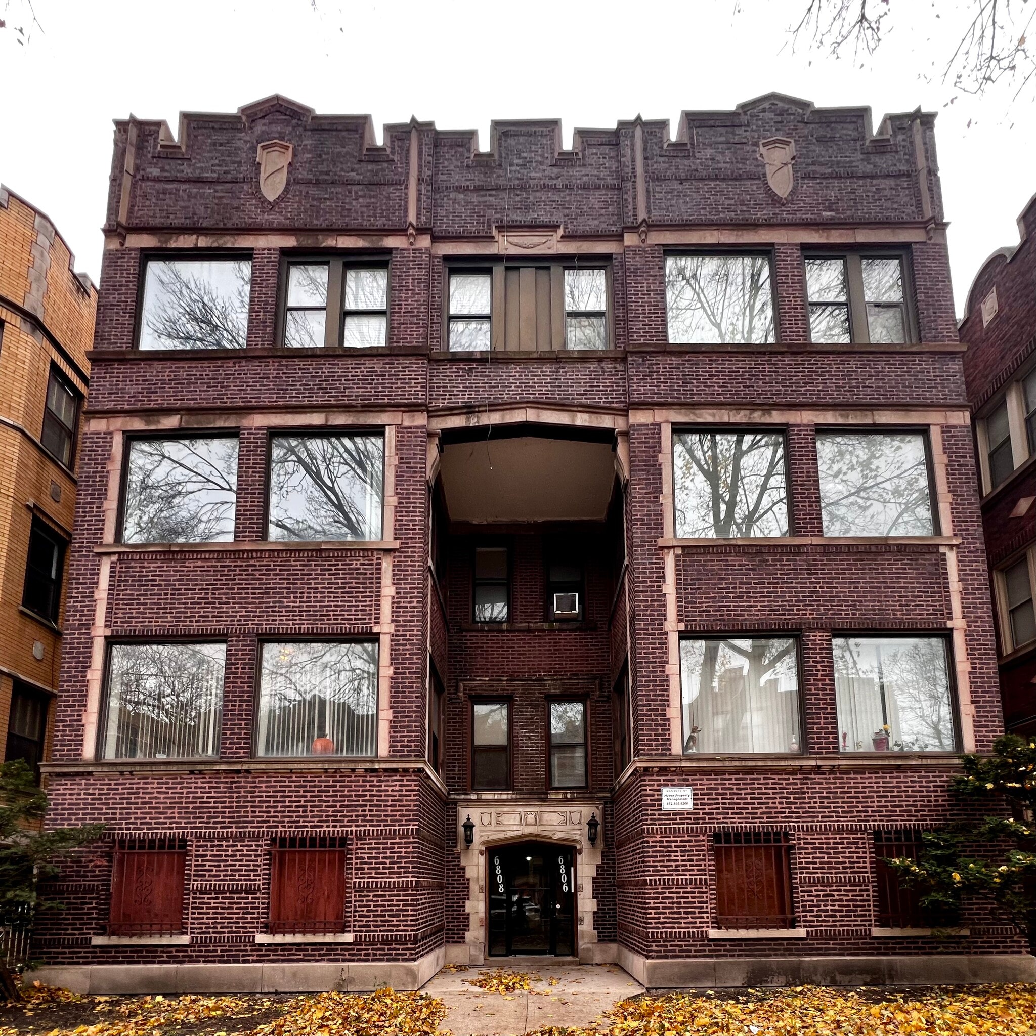 6806 S Clyde Ave, Chicago, IL for Sale