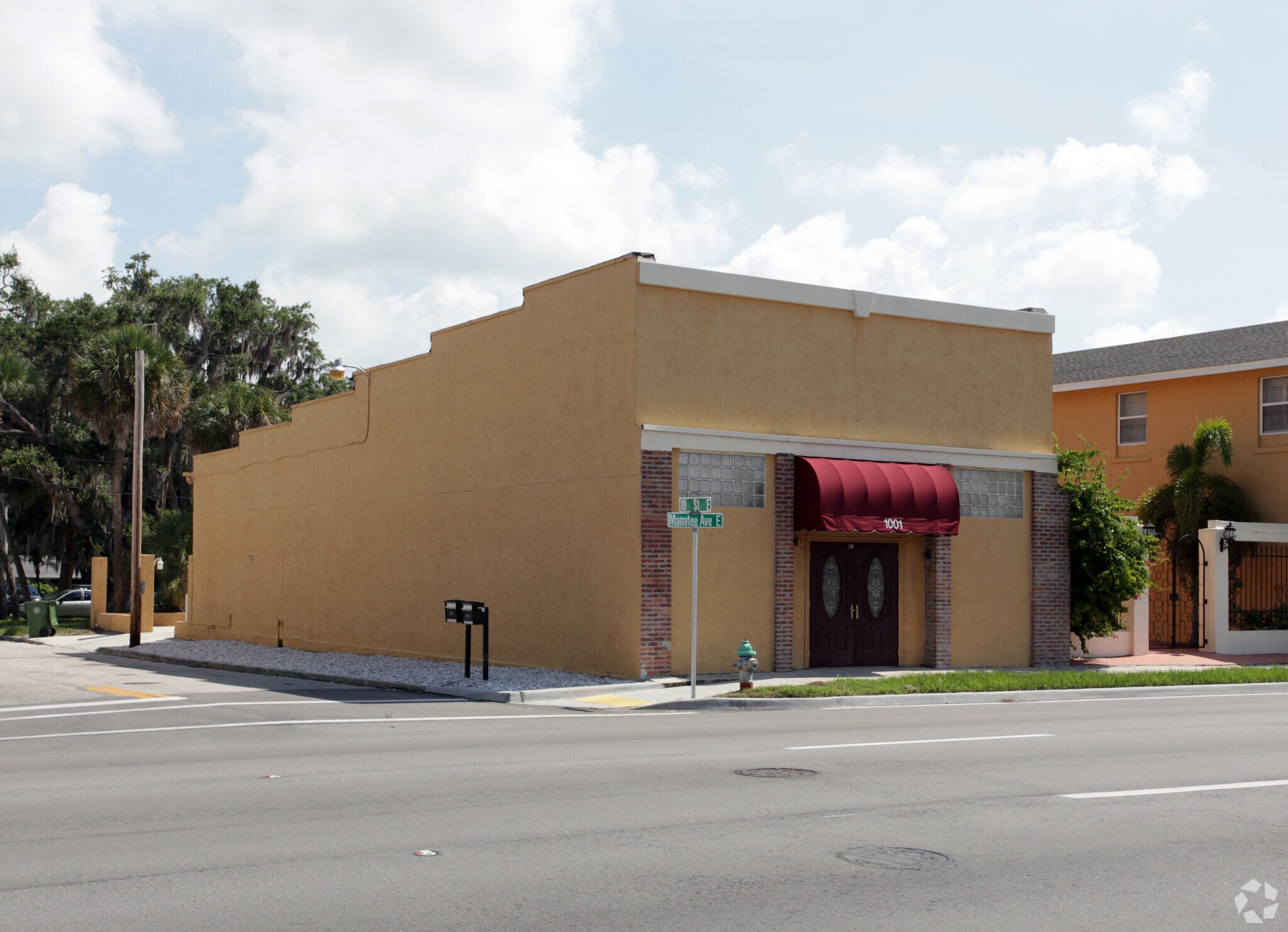 1001 Manatee Ave Bradenton, FL 34208 - Retail Property for Lease on