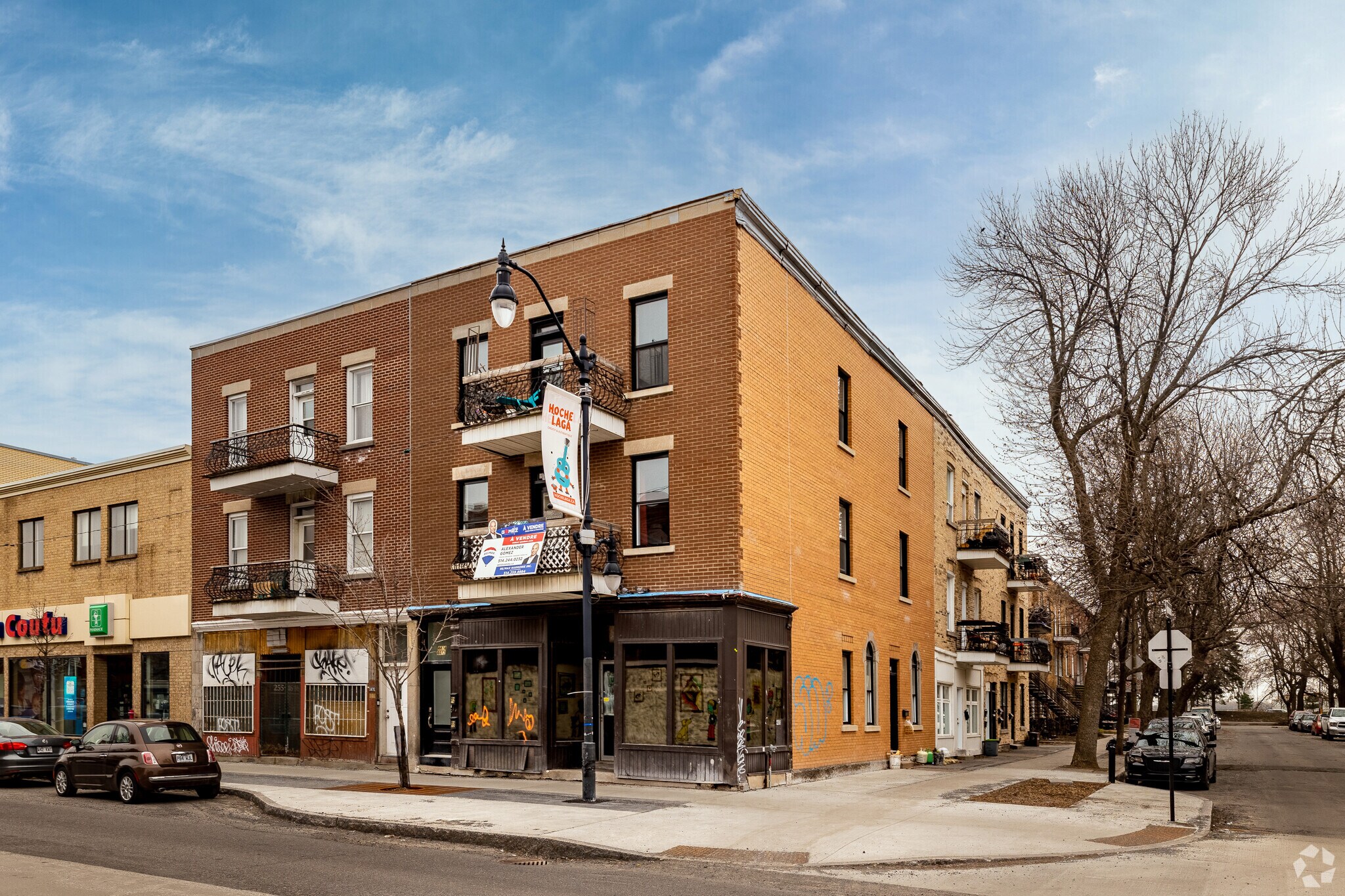 4470 Rue Sainte-Catherine E E, Montréal, QC for Rent