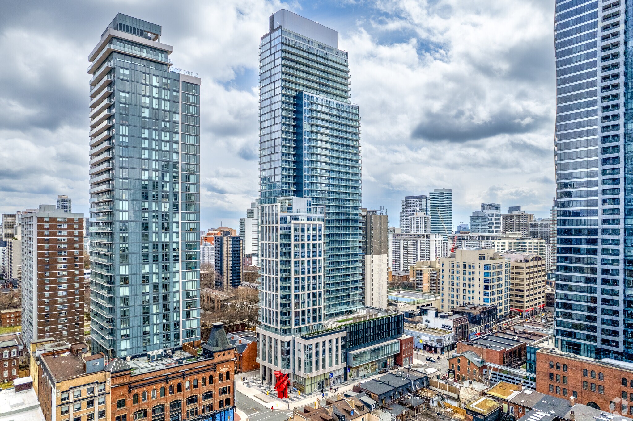 599 Yonge St, Toronto, ON for Rent